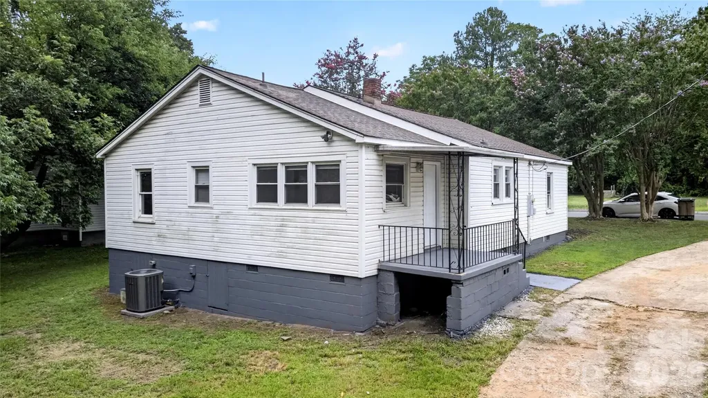 216 W Shannonhouse Street Shelby NC 28152