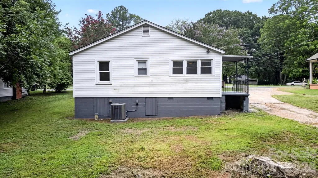 216 W Shannonhouse Street Shelby NC 28152