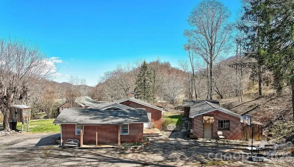 2541 Dellwood Road Waynesville NC 28786