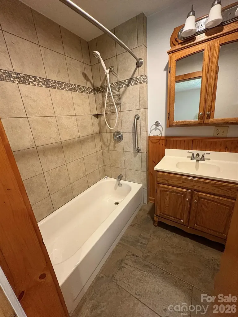 2541 Dellwood Road Waynesville NC 28786