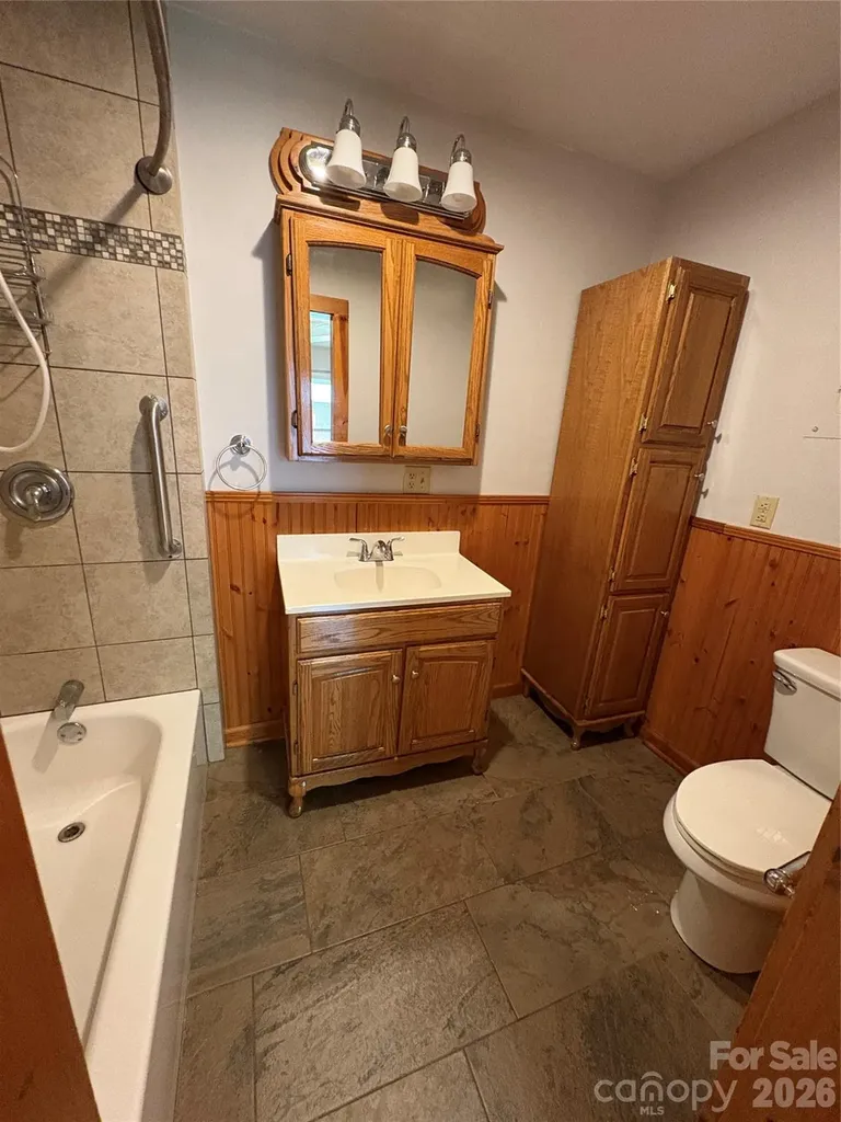2541 Dellwood Road Waynesville NC 28786