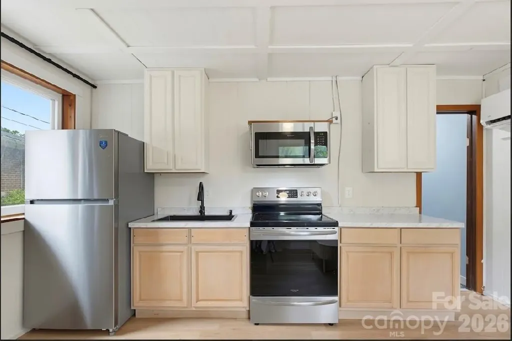 2541 Dellwood Road Waynesville NC 28786
