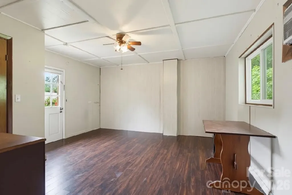 2541 Dellwood Road Waynesville NC 28786
