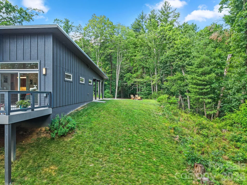 337 Leatherbreeches Drive Tuckasegee NC 28783