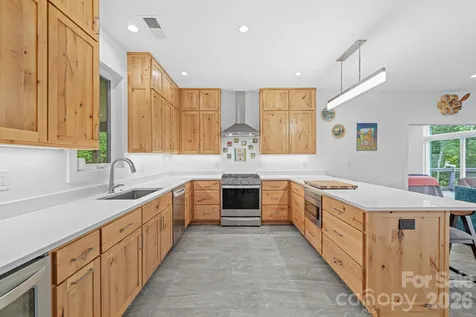 337 Leatherbreeches Drive Tuckasegee NC 28783