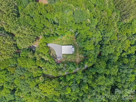 337 Leatherbreeches Drive Tuckasegee NC 28783