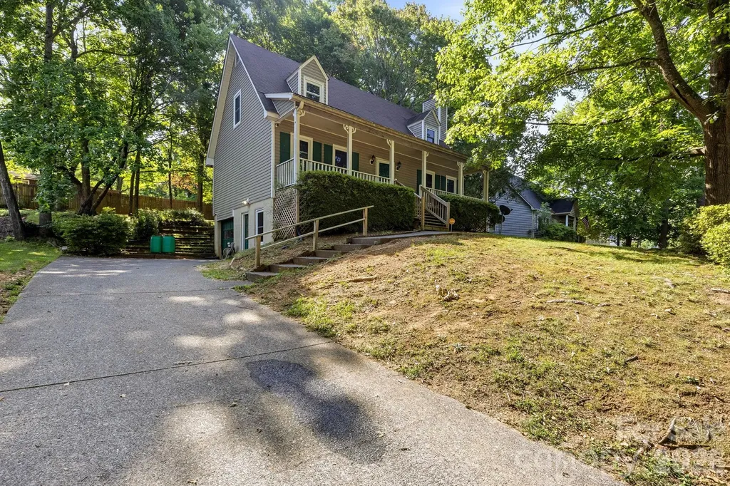 5041 Hutchins Street Winston Salem NC 27106