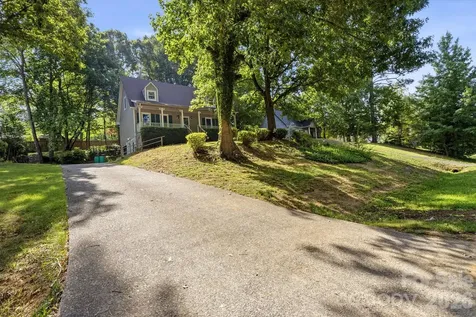 5041 Hutchins Street Winston Salem NC 27106
