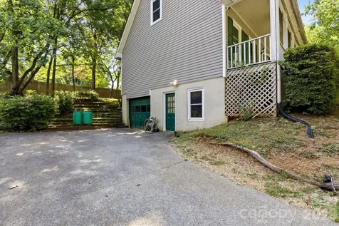 5041 Hutchins Street Winston Salem NC 27106