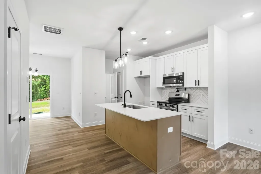 114 7th Avenue SE Hickory NC 28602