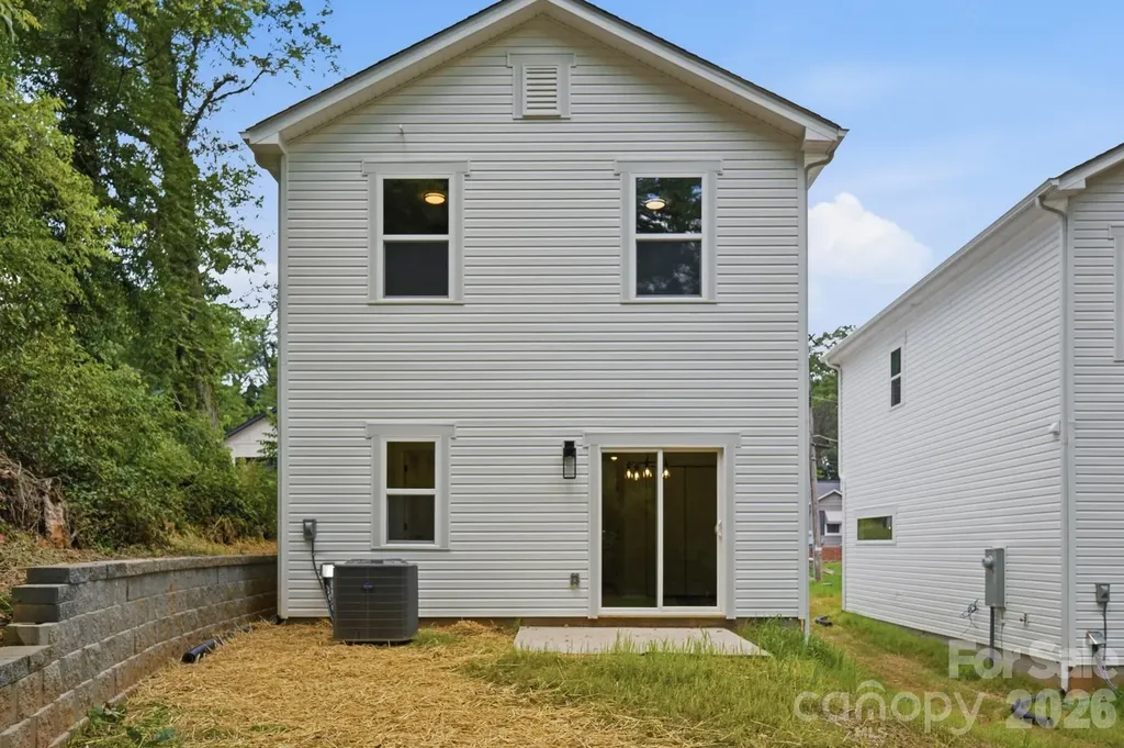 114 7th Avenue SE Hickory NC 28602