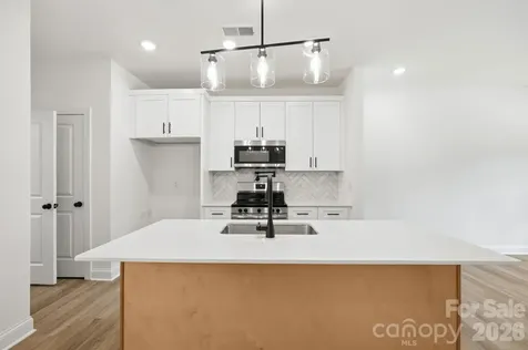 114 7th Avenue SE Hickory NC 28602