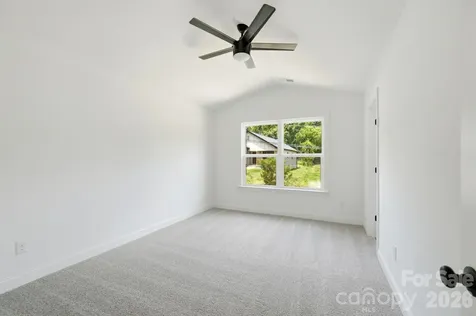 114 7th Avenue SE Hickory NC 28602