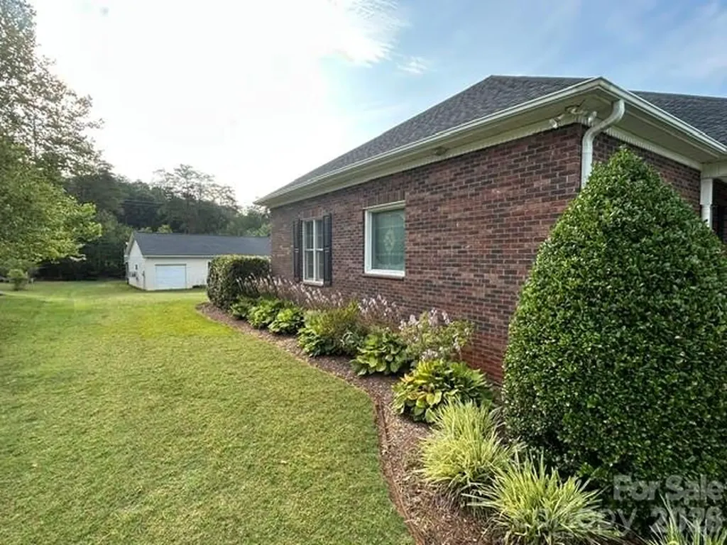 343 Countryside Drive Forest City NC 28043