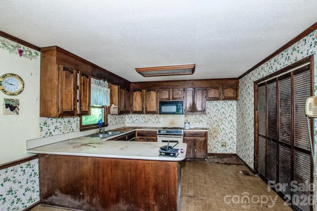 648 Tracy Lane Gastonia NC 28056