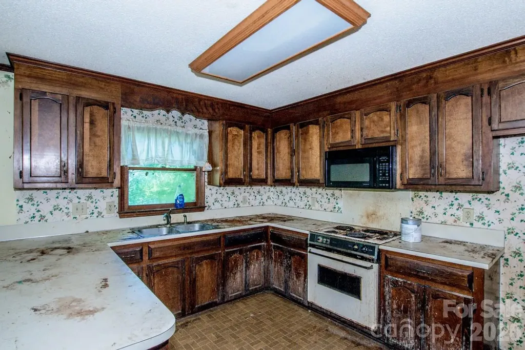 648 Tracy Lane Gastonia NC 28056