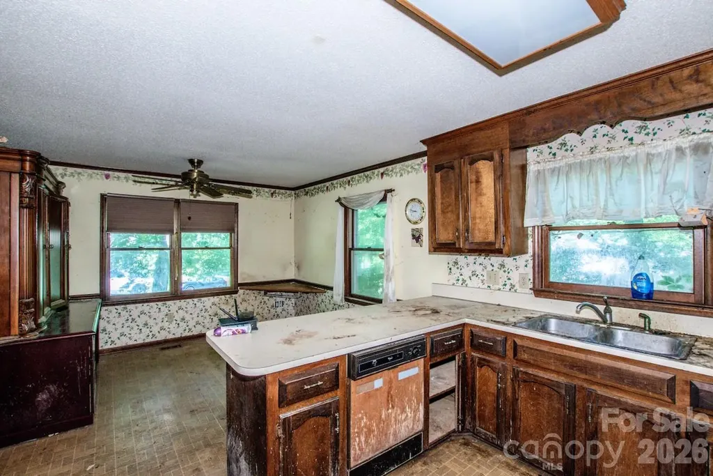 648 Tracy Lane Gastonia NC 28056