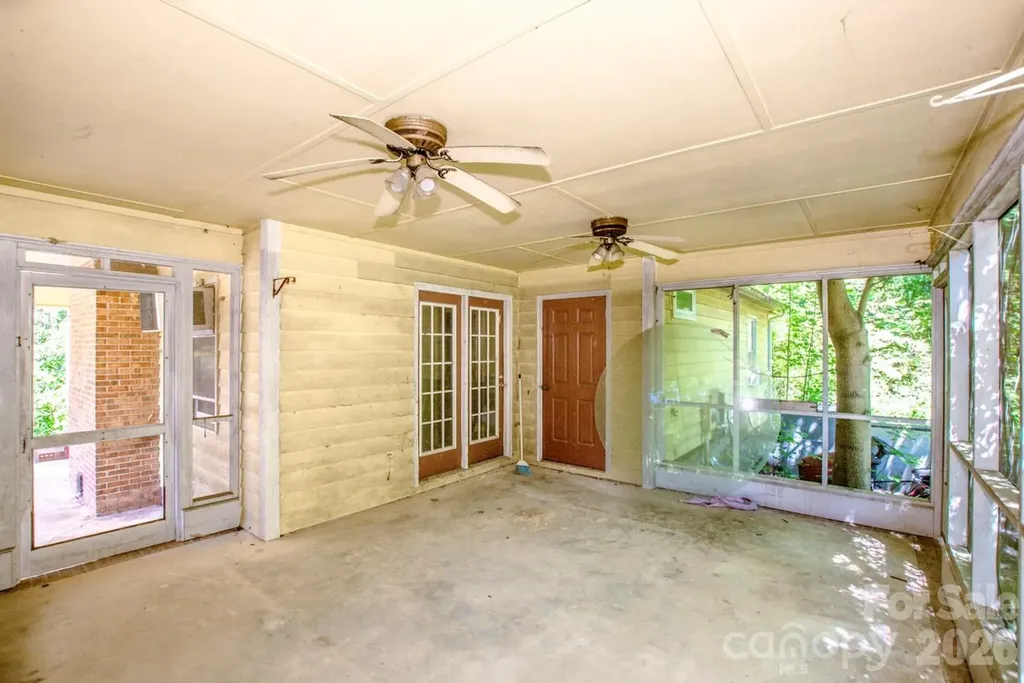 648 Tracy Lane Gastonia NC 28056