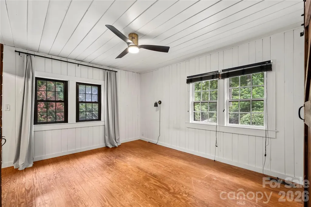 150 Indian Cave Park Road Hendersonville NC 28739