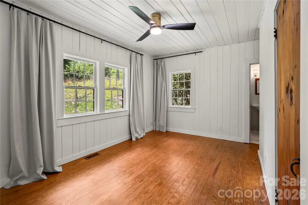 150 Indian Cave Park Road Hendersonville NC 28739