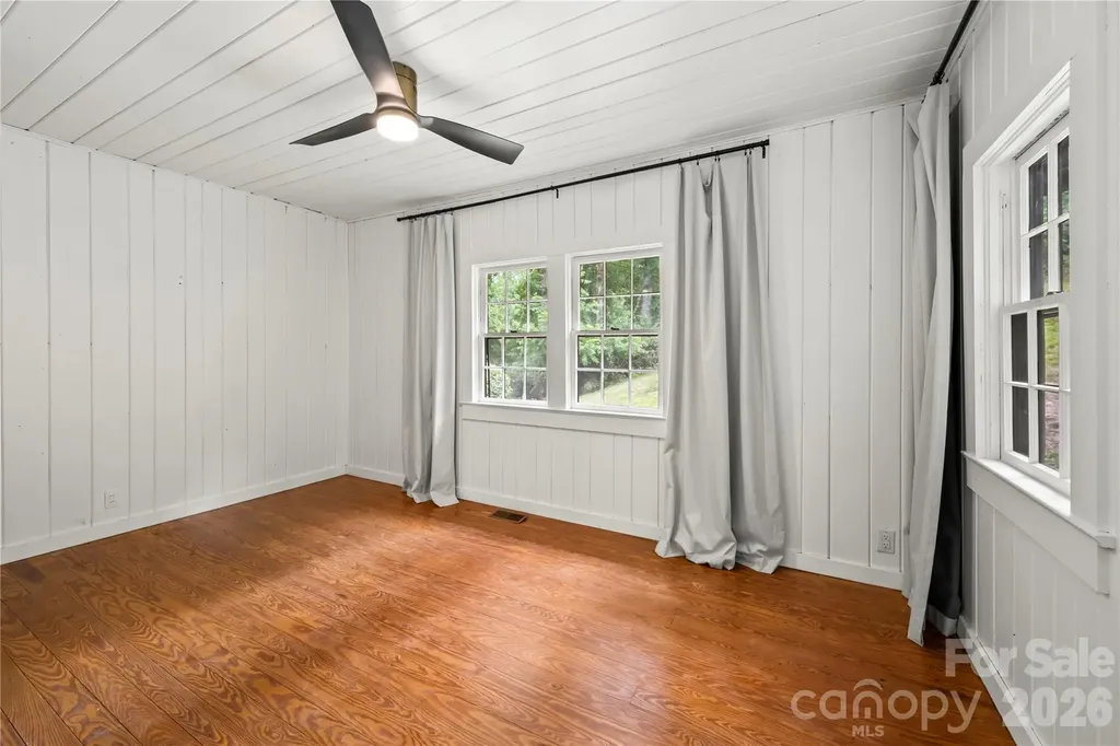 150 Indian Cave Park Road Hendersonville NC 28739