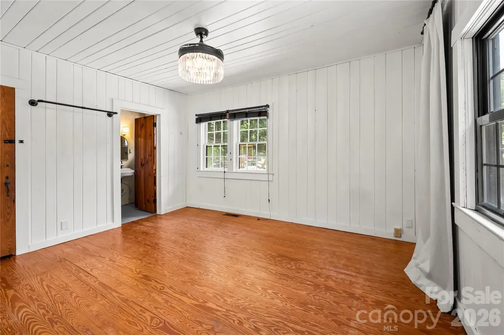 150 Indian Cave Park Road Hendersonville NC 28739