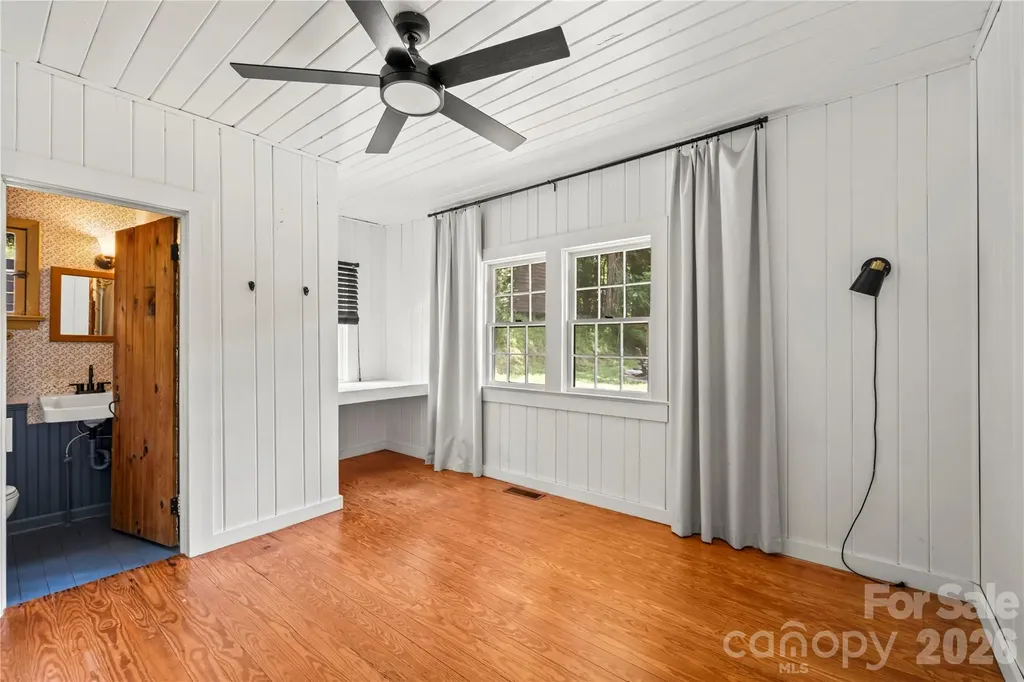 150 Indian Cave Park Road Hendersonville NC 28739