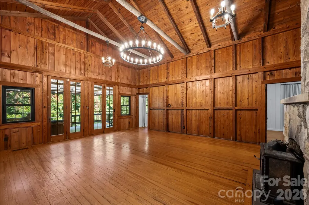 150 Indian Cave Park Road Hendersonville NC 28739