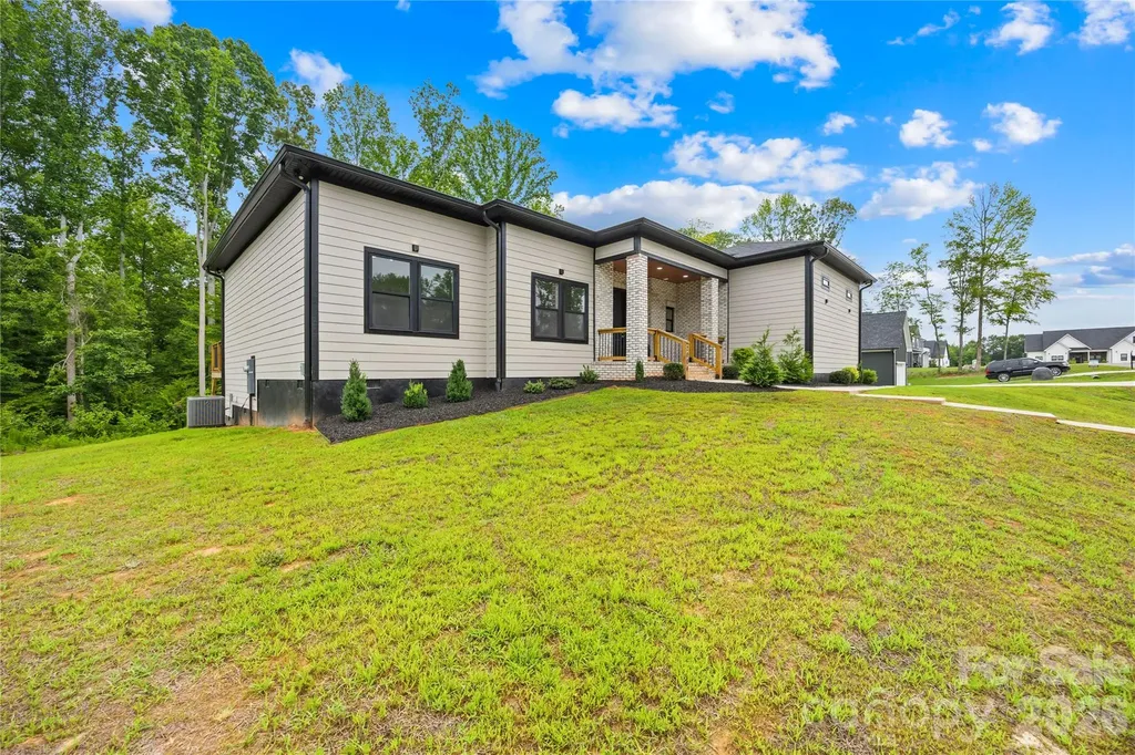 2004 Plain Field Drive Bessemer City NC 28016