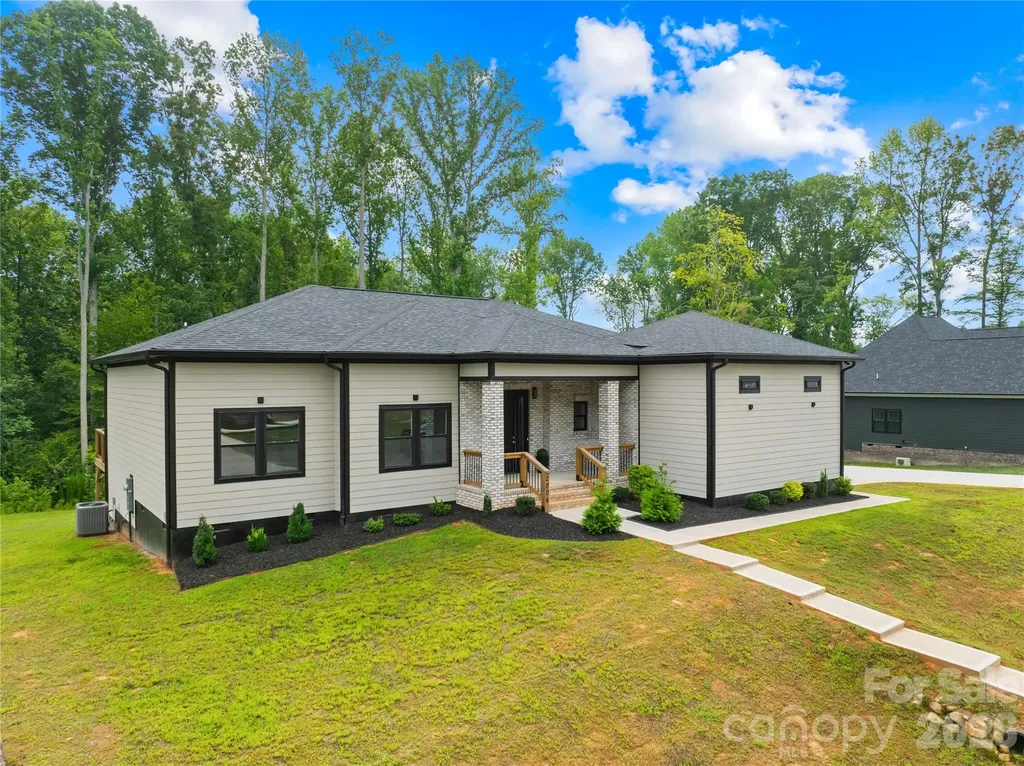 2004 Plain Field Drive Bessemer City NC 28016