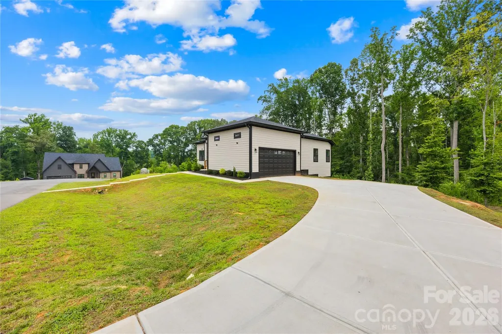 2004 Plain Field Drive Bessemer City NC 28016