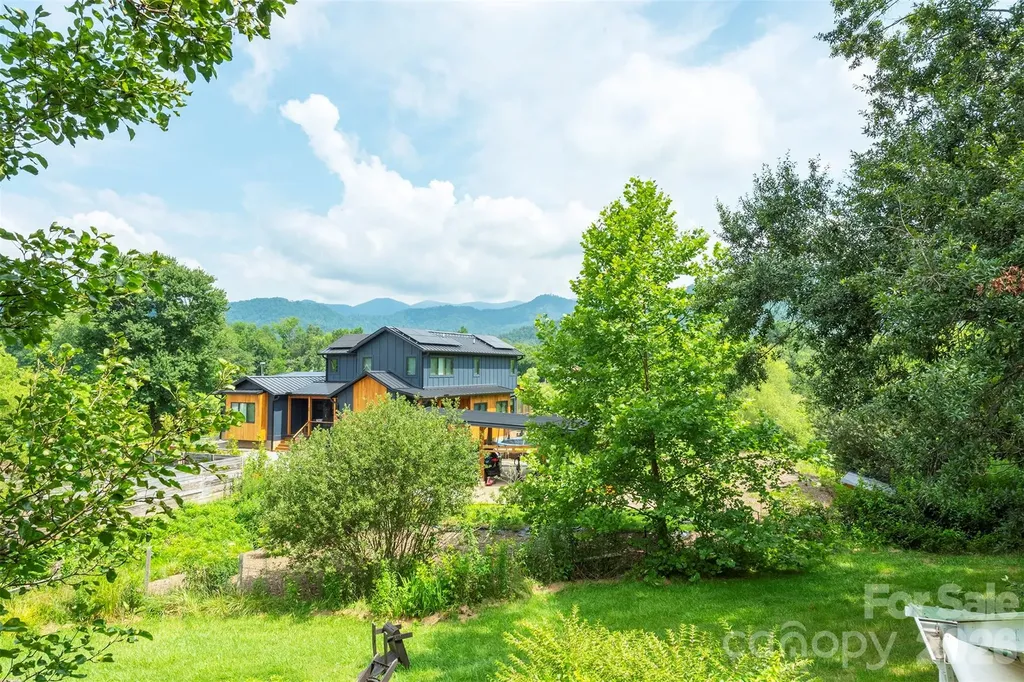 223 Davidson Road Swannanoa NC 28778