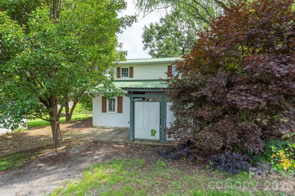 223 Davidson Road Swannanoa NC 28778