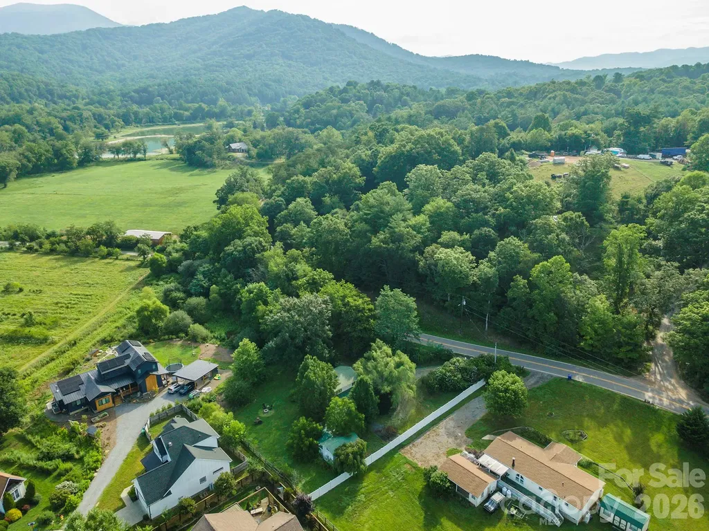 223 Davidson Road Swannanoa NC 28778