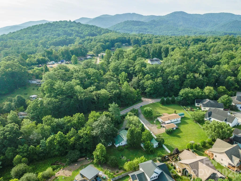 223 Davidson Road Swannanoa NC 28778