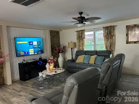 413 Peachtree Road Charlotte NC 28216