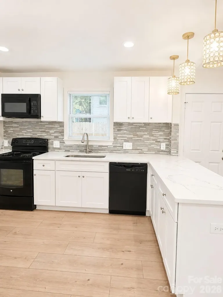 2007 Highland Street Charlotte NC 28208
