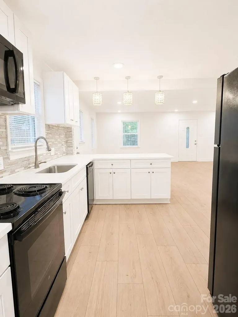 2007 Highland Street Charlotte NC 28208