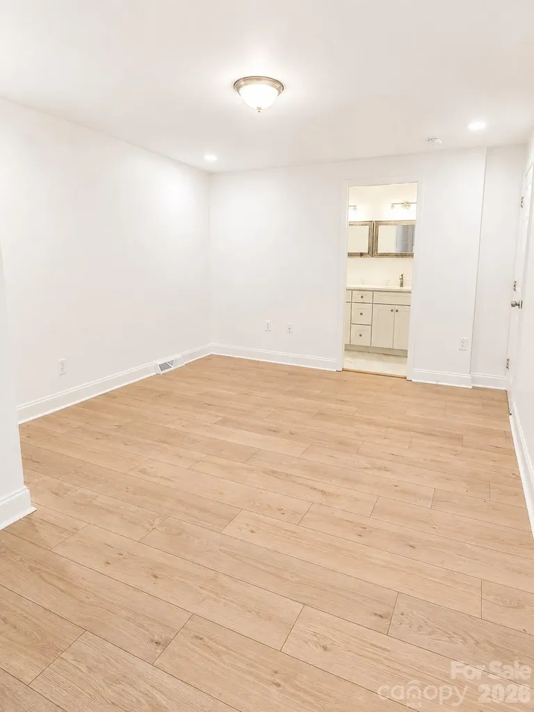 2007 Highland Street Charlotte NC 28208