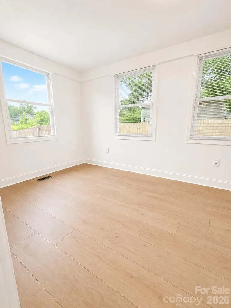 2007 Highland Street Charlotte NC 28208