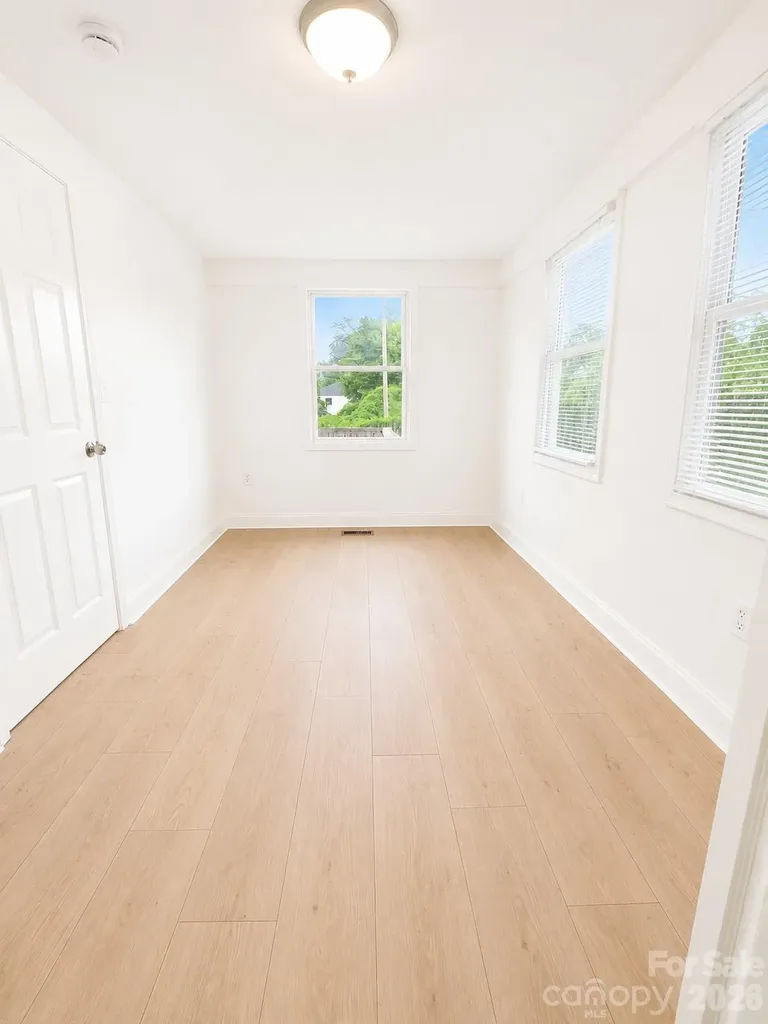 2007 Highland Street Charlotte NC 28208
