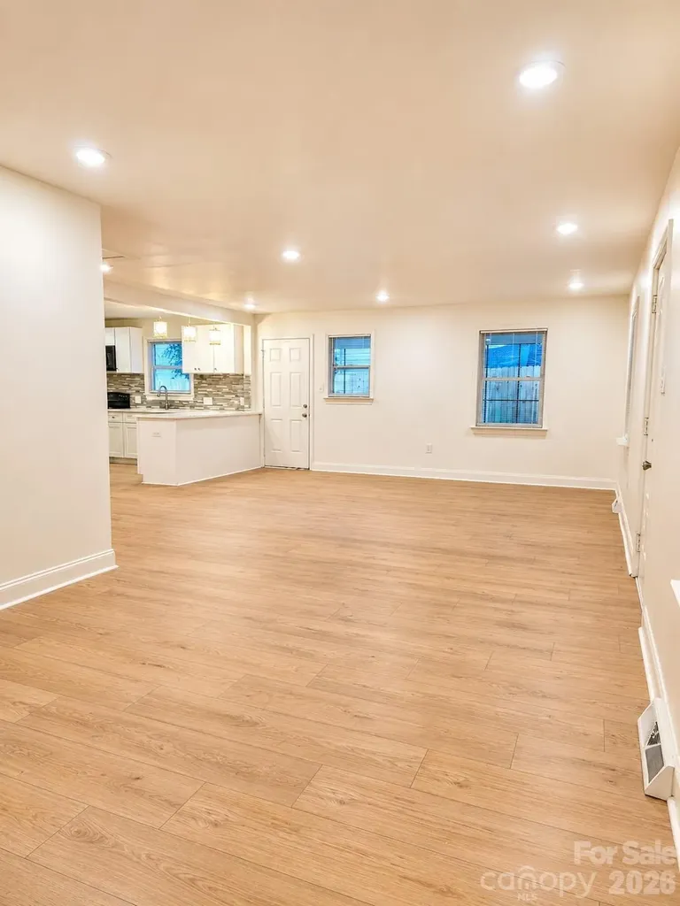 2007 Highland Street Charlotte NC 28208