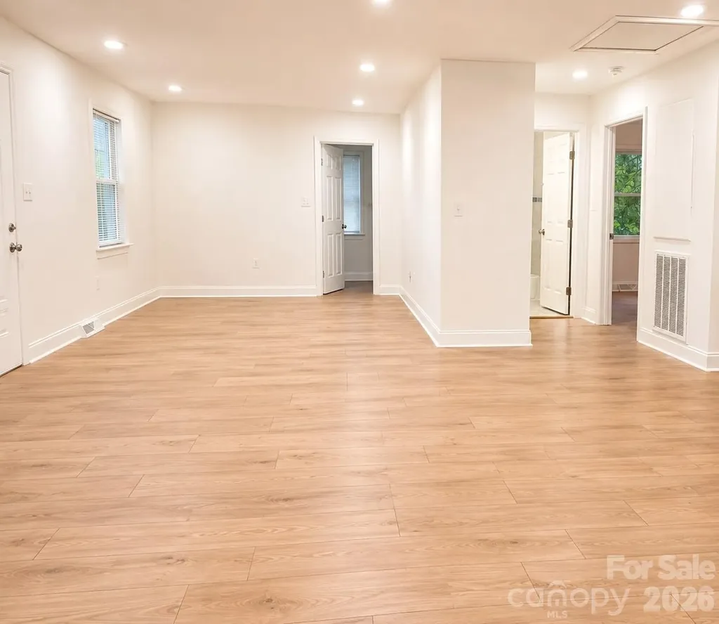 2007 Highland Street Charlotte NC 28208