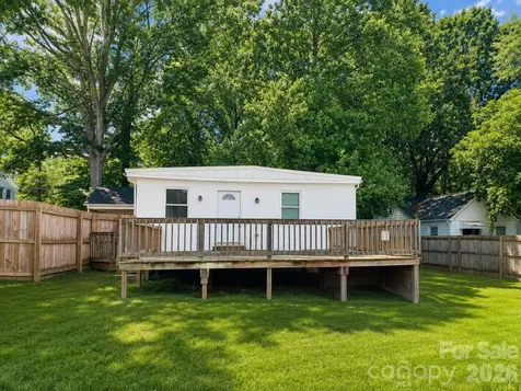 2007 Highland Street Charlotte NC 28208