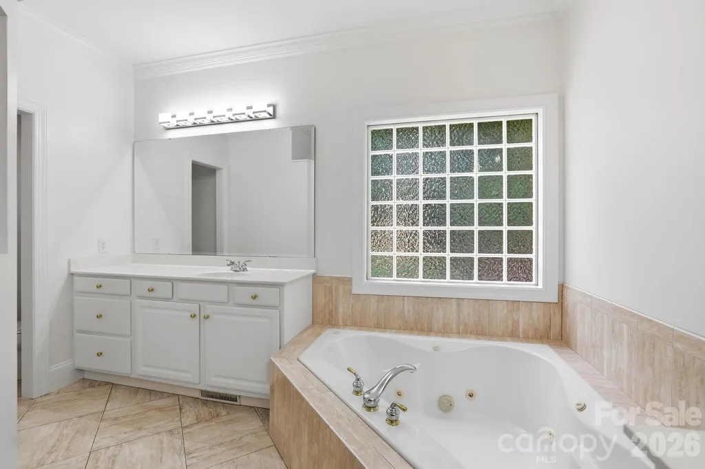 4024 Wild Nursery Court Charlotte NC 28215