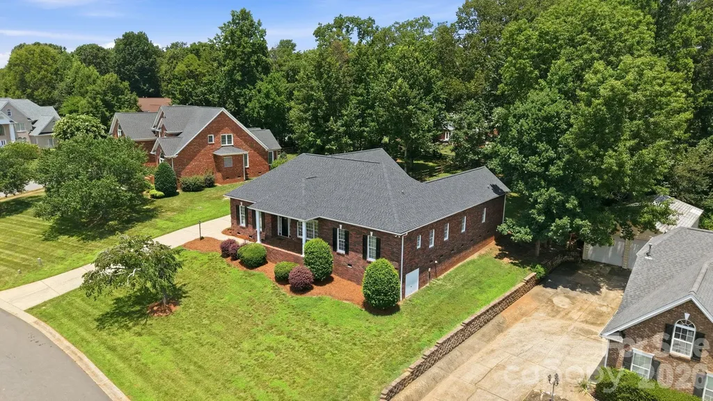 4024 Wild Nursery Court Charlotte NC 28215