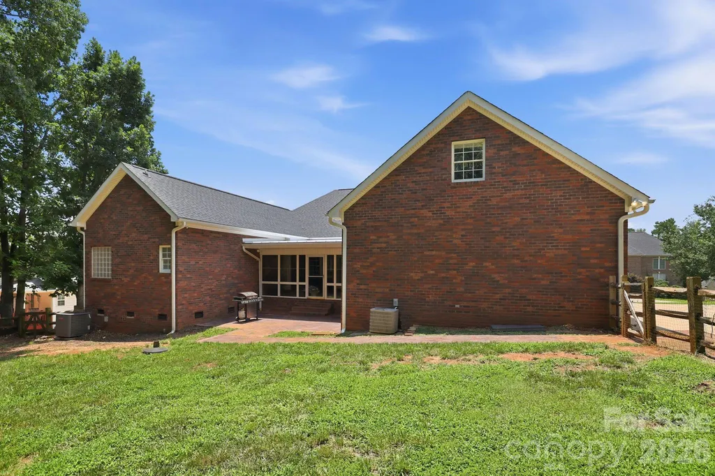 4024 Wild Nursery Court Charlotte NC 28215