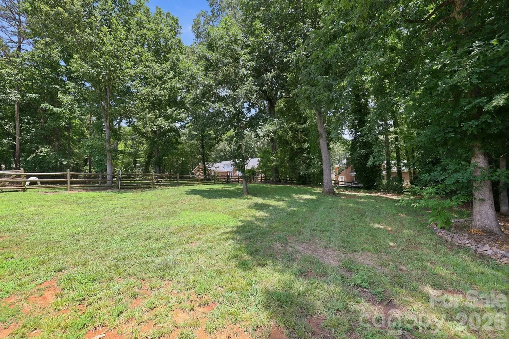 4024 Wild Nursery Court Charlotte NC 28215