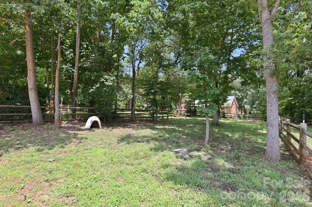4024 Wild Nursery Court Charlotte NC 28215