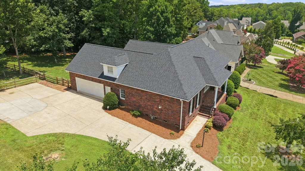 4024 Wild Nursery Court Charlotte NC 28215